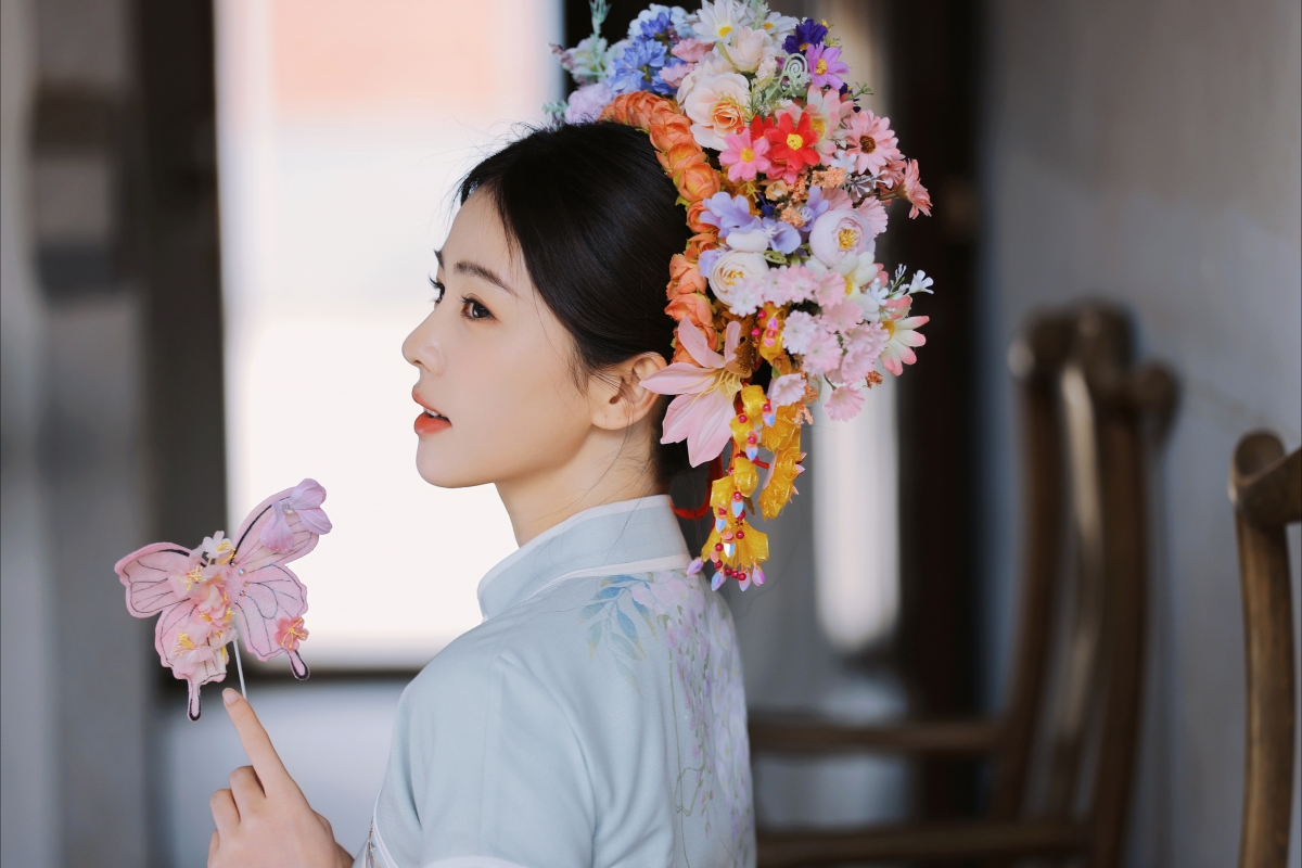 白鹿 古风美女 美女回头 4K壁纸