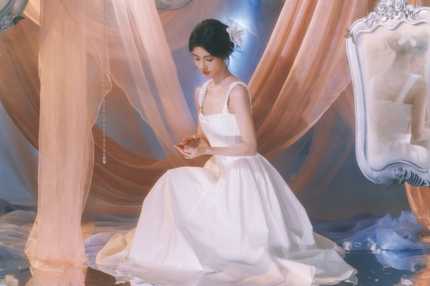 白色裙子靓丽美女鞠婧祎 4K高清壁纸