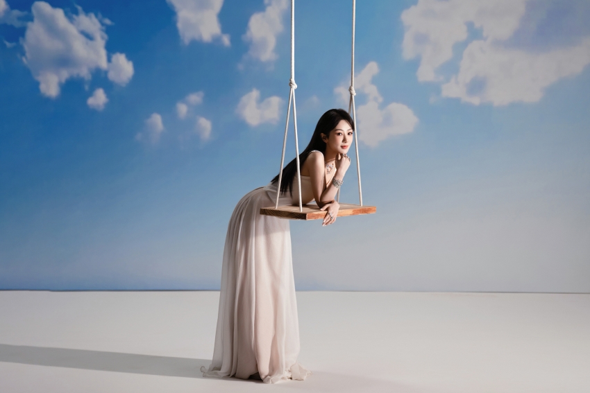 养眼美女 杨紫 淡雅梦境 秋千 4K桌面壁纸